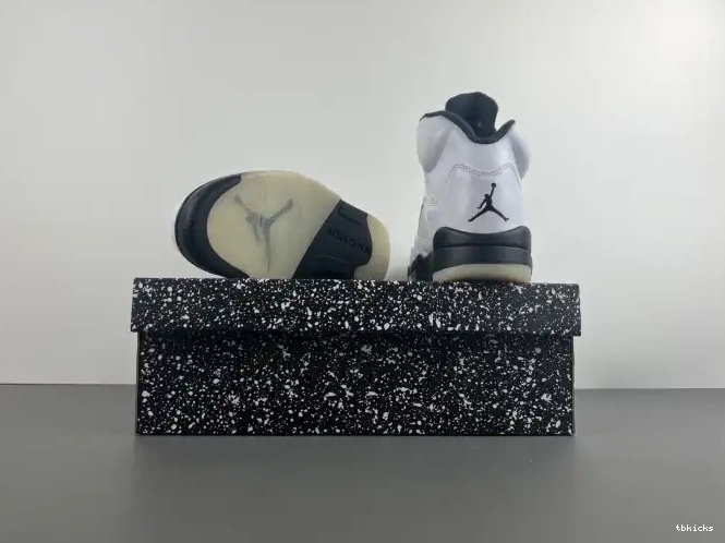 Cheap TBK 5 DD0587-110 AIR JORDAN 'WHITE RETRO BLACK' 0622